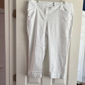 White Cropped Pants